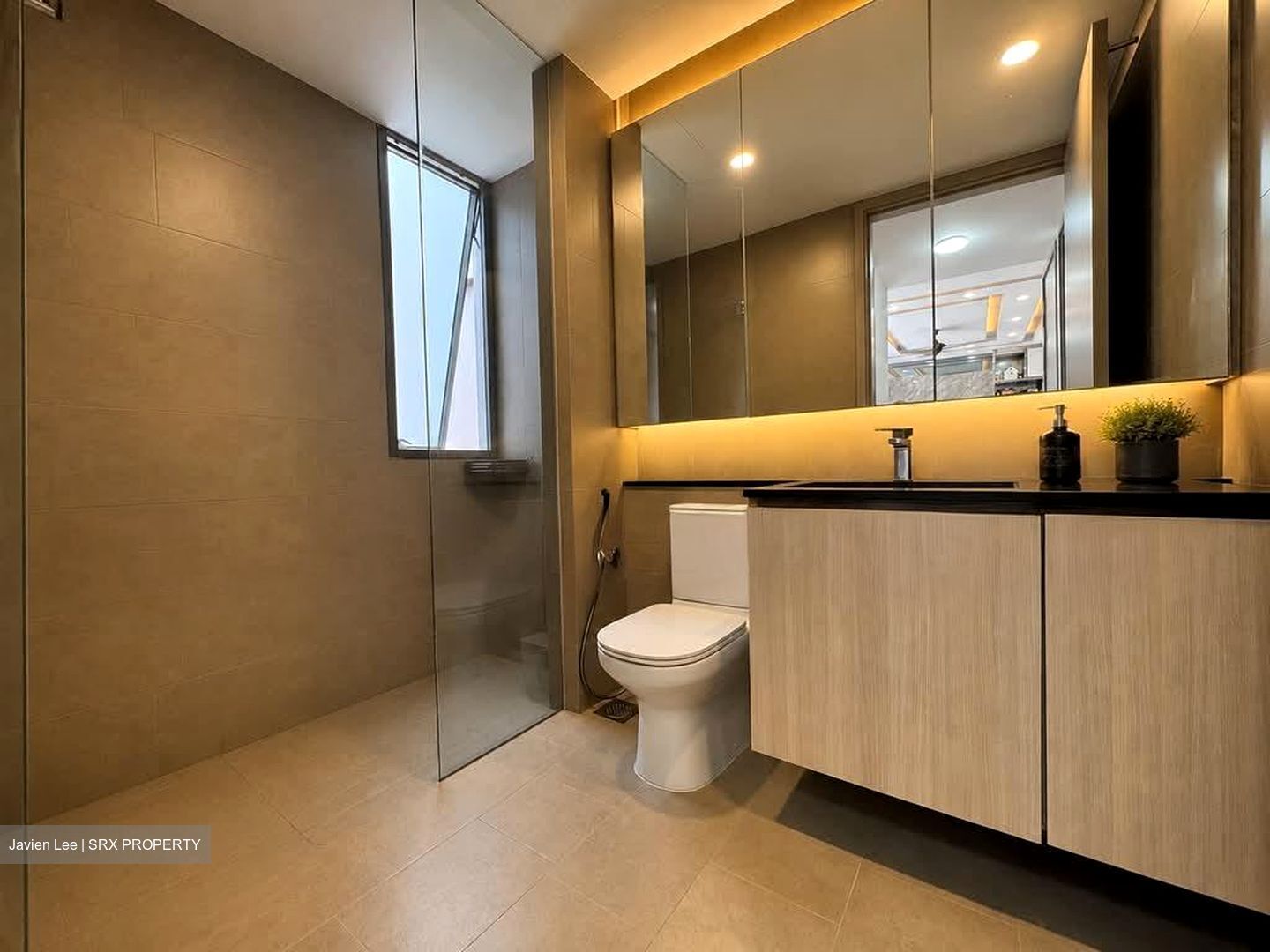 Stratum (D18), Condominium #572758551